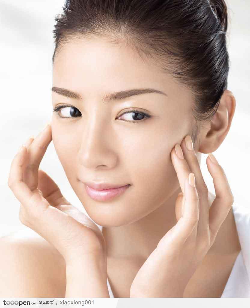 颊脂垫去除术是如何做的？
